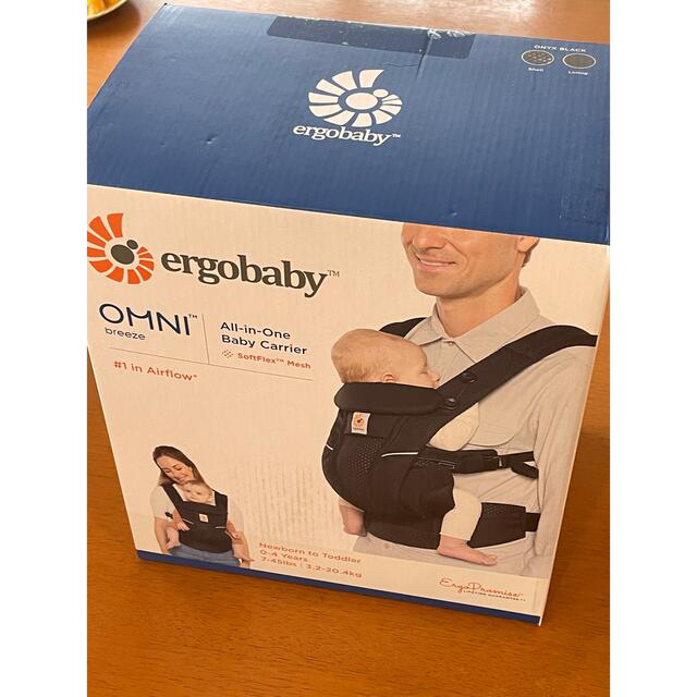 Ergobaby(エルゴベビー)のエルゴベビー オムニブリーズ　黒 キッズ/ベビー/マタニティの外出/移動用品(抱っこひも/おんぶひも)の商品写真