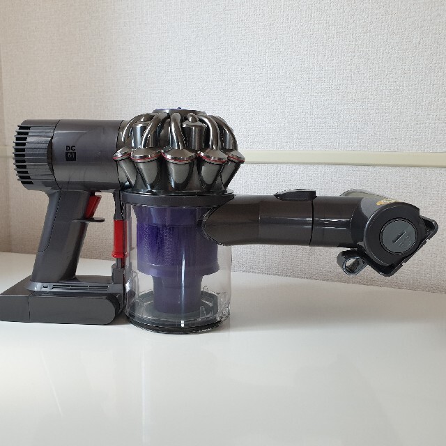 Dyson(ダイソン)の【中古美品】　ダイソン dyson ハンディクリーナー DC61MH スマホ/家電/カメラの生活家電(掃除機)の商品写真