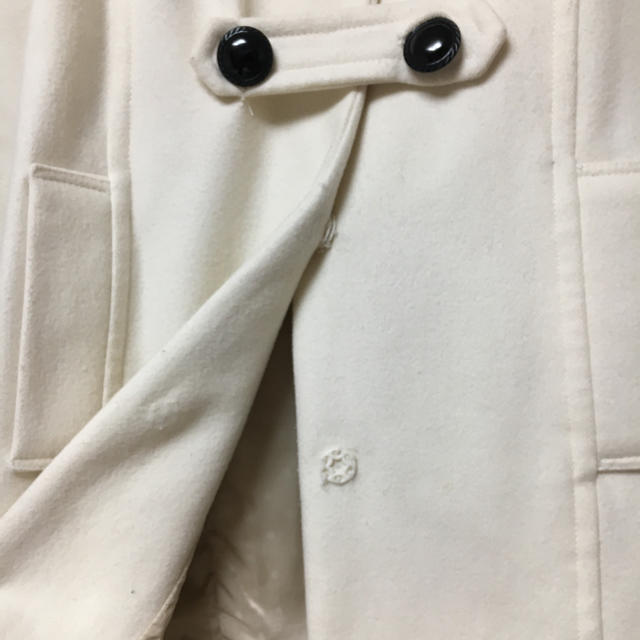 INGNI(イング)のINGNI ファー付き白コート レディースのジャケット/アウター(ロングコート)の商品写真