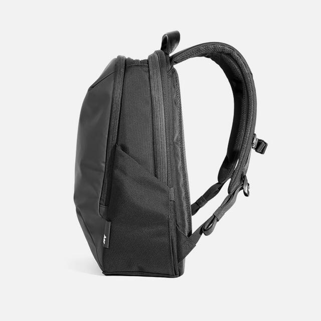 AER(エアー)のAer エアー Day Pack 2 BLACK パックパック ブラック メンズのバッグ(バッグパック/リュック)の商品写真