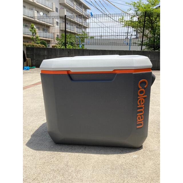 Coleman(コールマン)の夏に活躍！コールマンのクーラーボックス　50QT エクストリーム スポーツ/アウトドアのアウトドア(その他)の商品写真