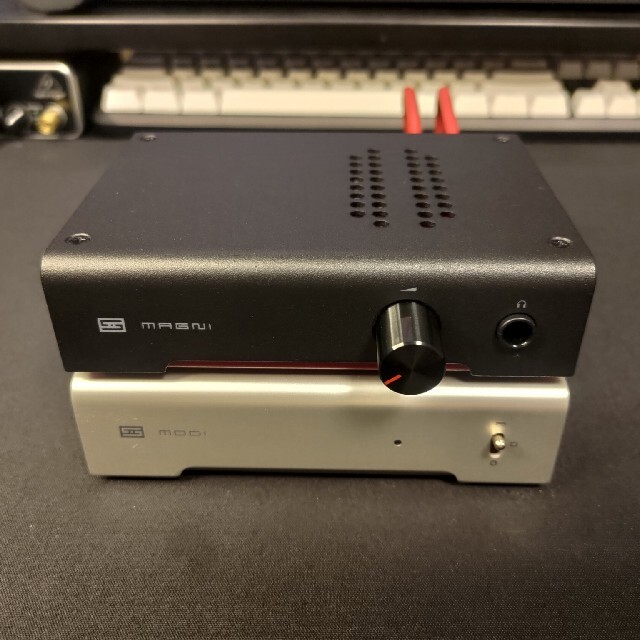 高質 Schiit Magni-Modi ヘッドホンDAC-AMP RCAケーブ付 アンプ - www