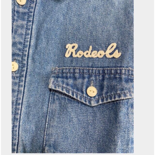 RODEO CROWNS(ロデオクラウンズ)のロデオクラウンミッキーデニムシャツ レディースのトップス(シャツ/ブラウス(長袖/七分))の商品写真