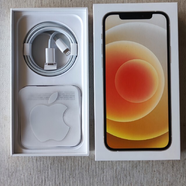 Apple - 新品 iPhone12 64G ホワイト シムフリーの通販 by たかさん's shop｜アップルならラクマ