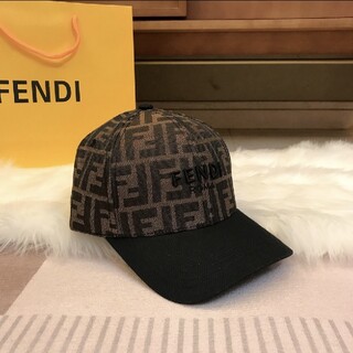 フェンディ 帽子の通販 300点以上 | FENDIを買うならラクマ