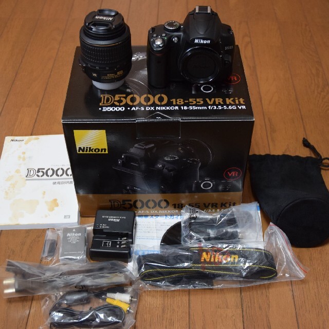 ☆ニコンNikonデジタル一眼レフ D5000 18-55VRレンズキット