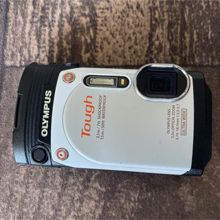 オリンパス(OLYMPUS)の【値下げしました】OLYMPUS オリンパス防水 TG TG-860 WHITE(コンパクトデジタルカメラ)