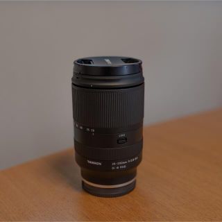 タムロン(TAMRON)の28-200mm F/2.8-5.6 Di III RXD (中古。箱なし！)(レンズ(ズーム))