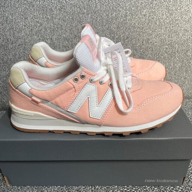 New Balance(ニューバランス)の新品未使用　ニューバランス　WL996WCA レディース レディースの靴/シューズ(スニーカー)の商品写真