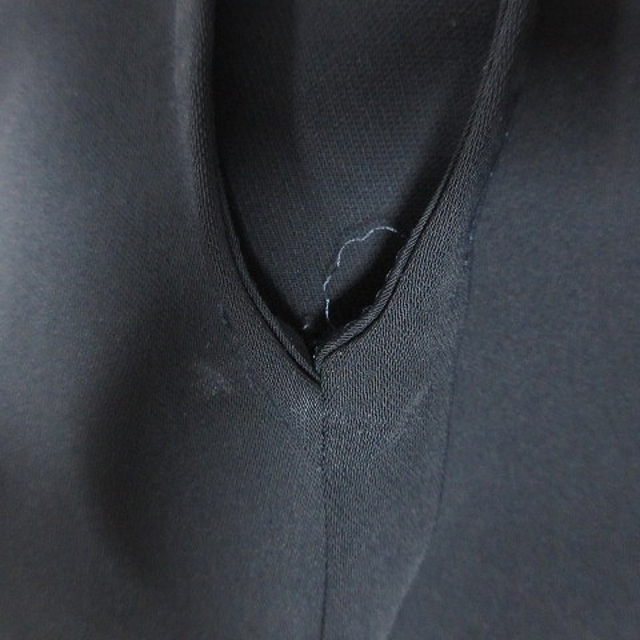 STUDIOUS(ステュディオス)のステュディオス ブラウス カットソー 半袖 スリットネック タック 無地 0 紺 レディースのトップス(シャツ/ブラウス(半袖/袖なし))の商品写真