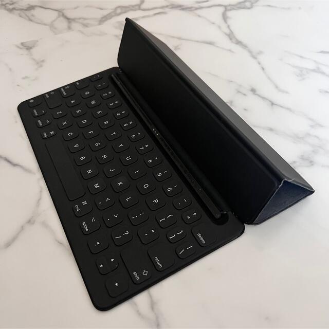 Apple(アップル)のiPad スマートキーボード 純正 10.5 Smart keyboard スマホ/家電/カメラのPC/タブレット(PCパーツ)の商品写真