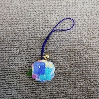 ハンドメイド　ちりめんストラップ　お花(キーホルダー/ストラップ)