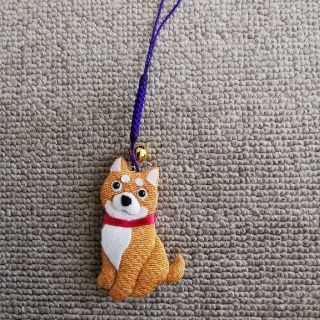 ハンドメイド　ちりめんストラップ　犬①(キーホルダー/ストラップ)