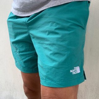 ザノースフェイス(THE NORTH FACE)のL ノースフェイス バーサタイルショーツ NB42051 Pグリーン PN(ショートパンツ)