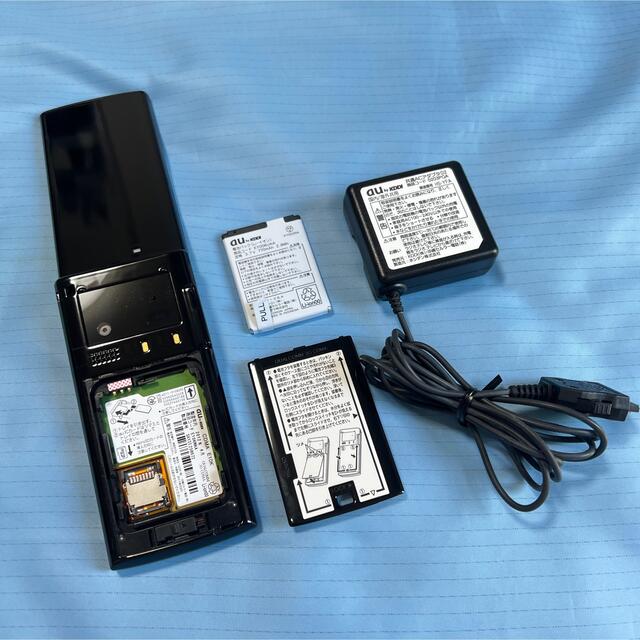 au(エーユー)のau ビジネス携帯 3G kyocera E10K 充電器つき スマホ/家電/カメラのスマートフォン/携帯電話(携帯電話本体)の商品写真