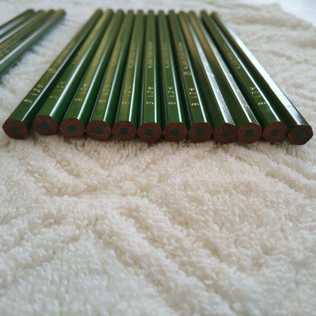 MITSU-BISHI 硬質色鉛筆（グラフ用鉛筆）×16本（緑）