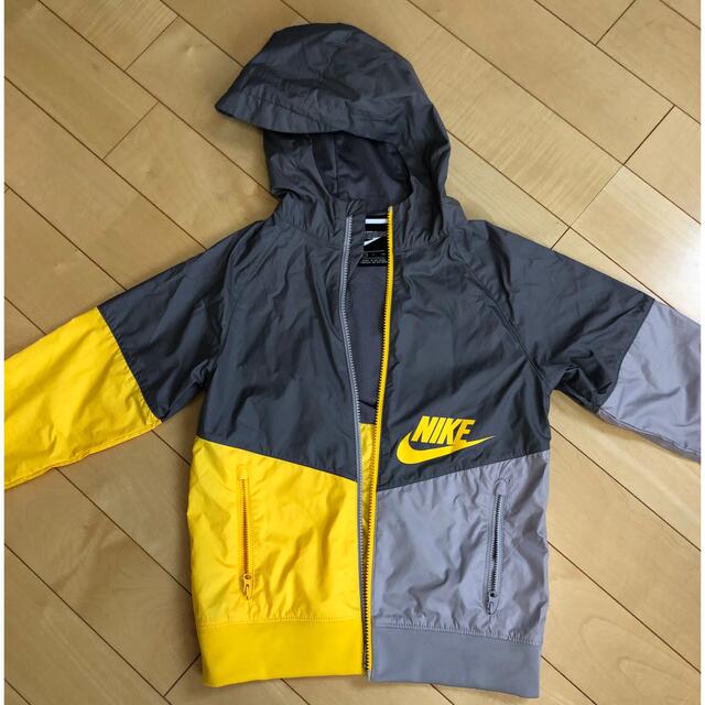 NIKE(ナイキ)のナイキ NIKE パーカー 140(Ｓ)サイズ ☆超オススメ☆ キッズ/ベビー/マタニティのキッズ服男の子用(90cm~)(ジャケット/上着)の商品写真