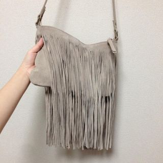 ザラ(ZARA)のZARA♡フリンジバッグ♡(ショルダーバッグ)