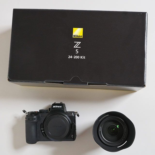 Nikon (ニコン) Z5 24-200 レンズキットスマホ/家電/カメラ