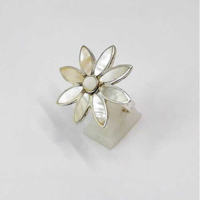 白蝶貝を使ったシルバー925製花のリング（指輪）2！