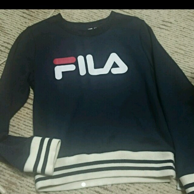 "FILA" ロゴトレーナー