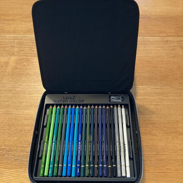 三菱鉛筆(ミツビシエンピツ)のユニ　ウォーターカラー48色　ユキ様専用 エンタメ/ホビーのアート用品(色鉛筆)の商品写真