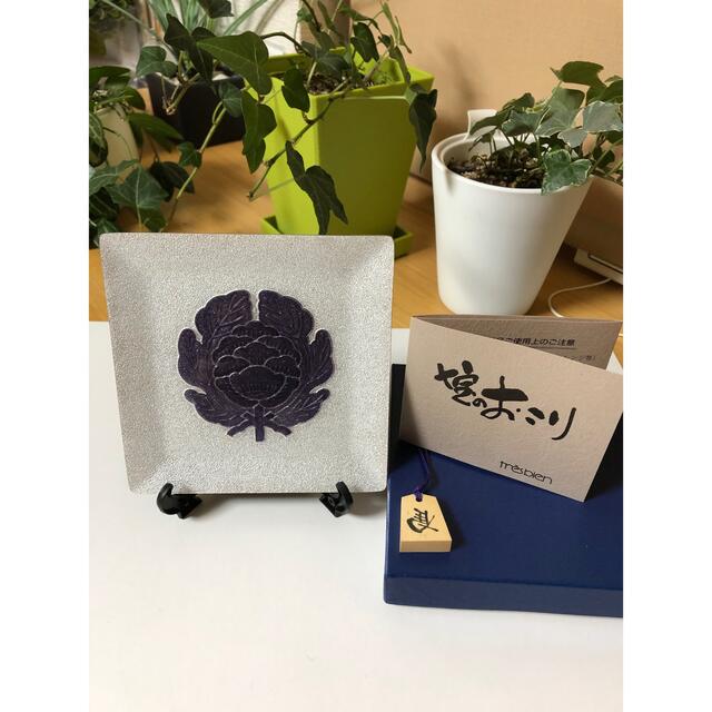 銀地に紫色の花　　七宝描き　飾り皿 エンタメ/ホビーの美術品/アンティーク(金属工芸)の商品写真