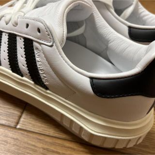 ビヨンセとADIDAS SUPERSTARのコラボスニーカー