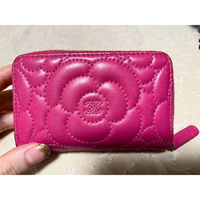 CHANEL(シャネル)のCHANEL シャネル 財布 ラムスキン カメリア コインケース ピンク レディースのファッション小物(財布)の商品写真