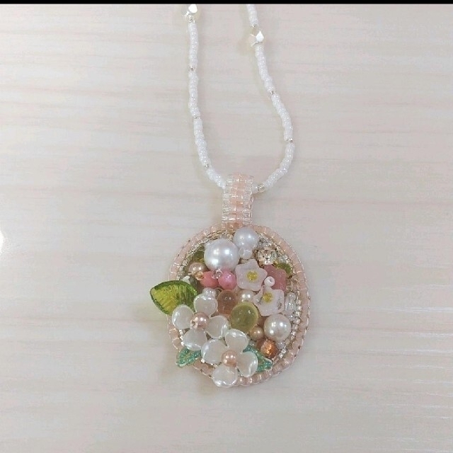 ハンドメイド　ネックレス　ピンク　♪ ハンドメイドのアクセサリー(ネックレス)の商品写真