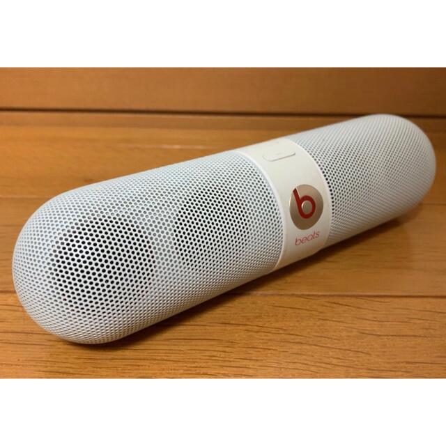 Beats by Dr Dre(ビーツバイドクタードレ)のbeats pill 2.0 Bluetoothスピーカー（WH）スタンド付き スマホ/家電/カメラのオーディオ機器(スピーカー)の商品写真