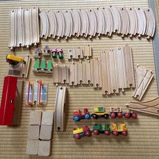 ブリオ(BRIO)の子供のおもちゃ　ブリオ　木製レールその他(電車のおもちゃ/車)