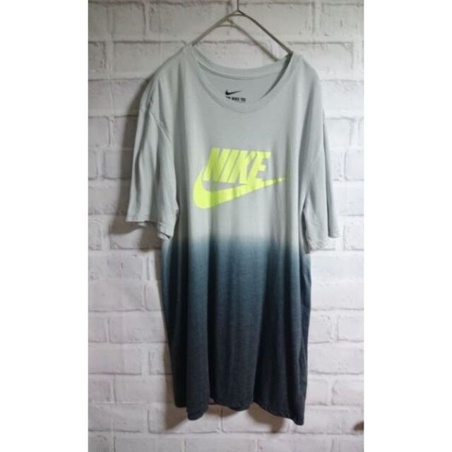 NIKE(ナイキ)のNIKE✩胸黄色ロゴ　グラデーションTシャツ Lサイズ　ナイキ メンズのトップス(Tシャツ/カットソー(半袖/袖なし))の商品写真