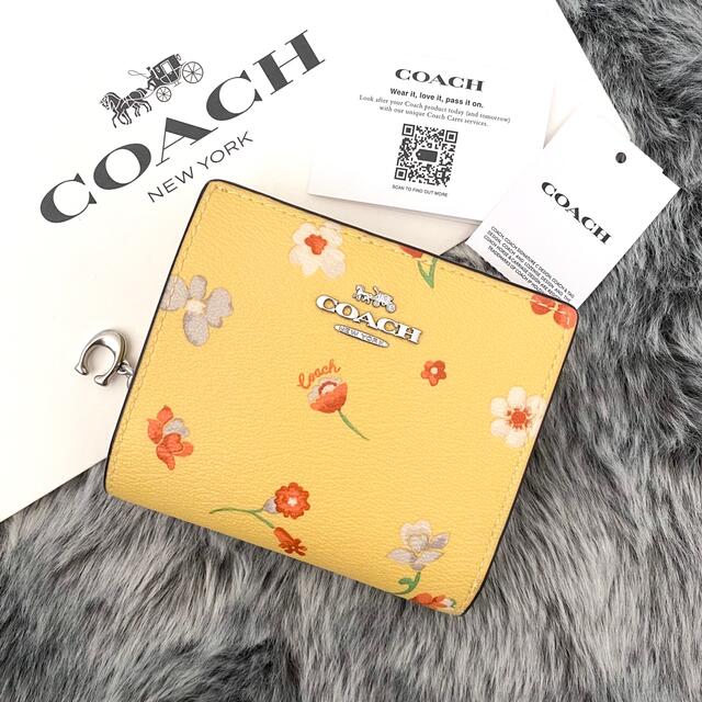 COACH - 新品☆ COACH(コーチ)イエロー 花柄 レザー 折り財布