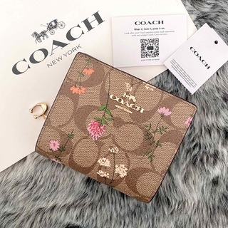 新品☆COACH(コーチ)カーキ 花柄 チャーム付き レザー 折り財布