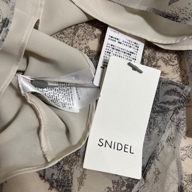 SNIDEL(スナイデル)のsnidel オーガンシースルーブラウス SNIDEL レディースのトップス(シャツ/ブラウス(長袖/七分))の商品写真