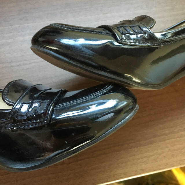 タイムセールエナメルパンプス 黒 ハルタ HARUTA レディースの靴/シューズ(ハイヒール/パンプス)の商品写真