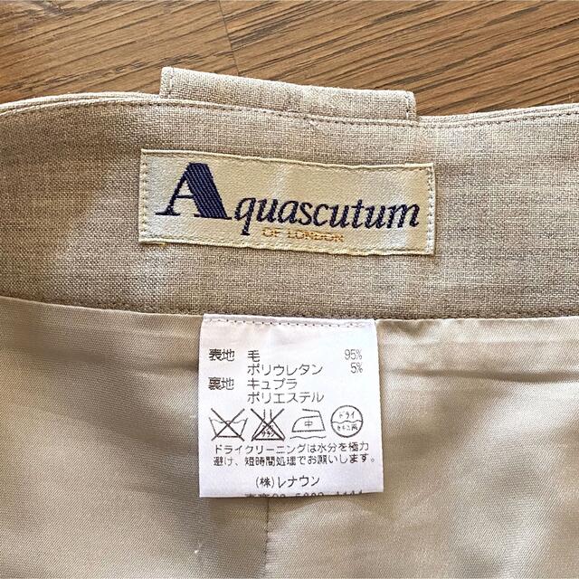 AQUA SCUTUM(アクアスキュータム)のAquascutum  ストレートスカート　くすみベージュ レディースのスカート(ひざ丈スカート)の商品写真