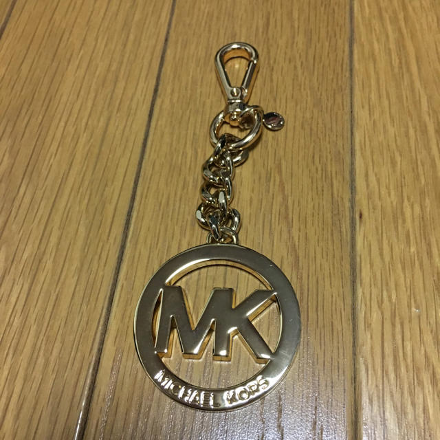 Michael Kors(マイケルコース)の新品 MK ゴールド バッグ チャーム ハンドメイドのファッション小物(バッグチャーム)の商品写真