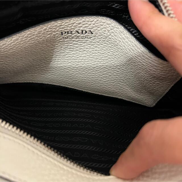 PRADA - 【ほぼ新品】ショルダーストラップ付 レザー バッグの PRADA - 【ほぼ新品】ショルダーストラップ付 レザー バッグの