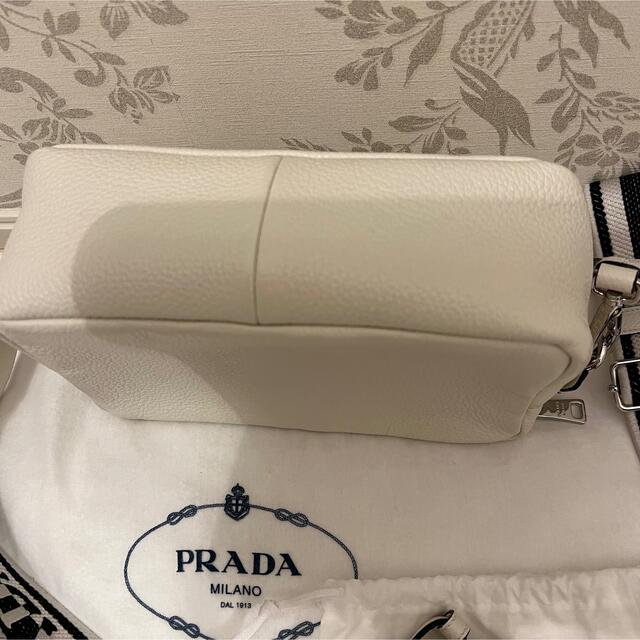 PRADA bagショルダーストラップ付き