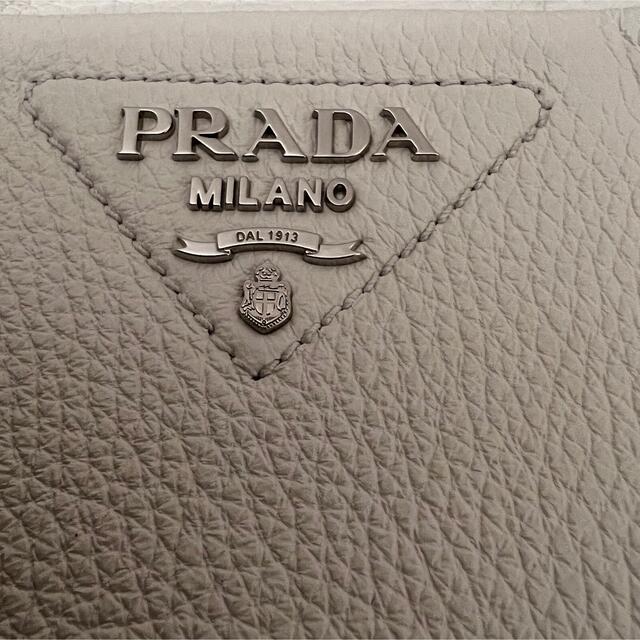 PRADA - 【ほぼ新品】ショルダーストラップ付 レザー バッグの PRADA - 【ほぼ新品】ショルダーストラップ付 レザー バッグの