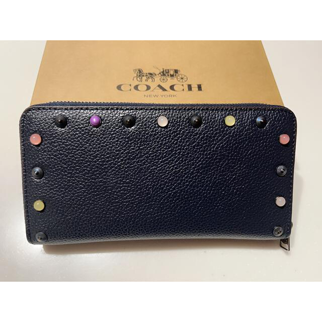 COACH - ◇COACH ◇スタッズ長財布 の通販 by きなこ's shop COACH - ◇COACH ◇スタッズ長財布 の通販 by きなこ's shop