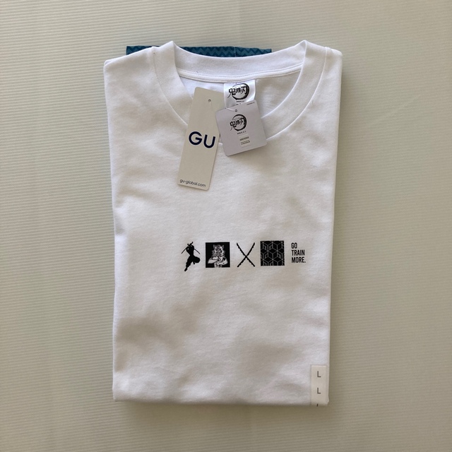 GU(ジーユー)の【新品未使用】GU/ジーユー　Tシャツ　Lサイズ　鬼滅の刃 -18 メンズのトップス(Tシャツ/カットソー(半袖/袖なし))の商品写真