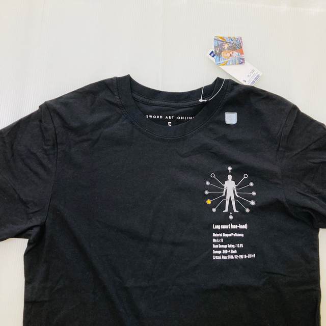 GU(ジーユー)の【新品未使用】GU/ジーユー　Tシャツ　Sサイズ　ソードアートオンライン -03 メンズのトップス(Tシャツ/カットソー(半袖/袖なし))の商品写真