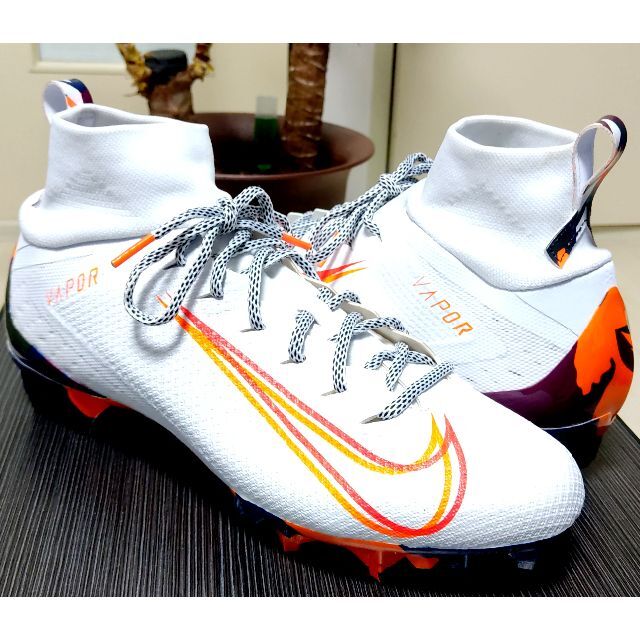 NIKE(ナイキ)のNIKE VAPOR UNTOUCHABLE PRO 3 アメフトスパイク スポーツ/アウトドアのスポーツ/アウトドア その他(アメリカンフットボール)の商品写真