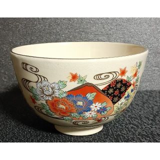 京焼　清水焼　【加藤郷山】造　金彩色絵　蛤に花尽くし文様　抹茶茶碗　茶道具　茶器(陶芸)