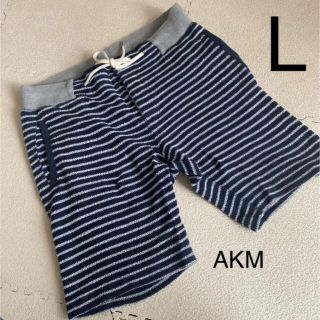 エイケイエム(AKM)のAKM ショートパンツ　L(ショートパンツ)