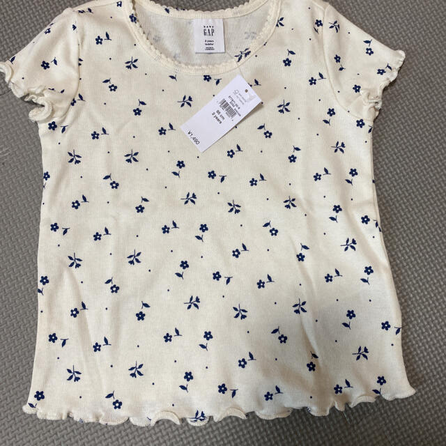 babyGAP(ベビーギャップ)のbaby gapTシャツ　新品タグ付き キッズ/ベビー/マタニティのキッズ服女の子用(90cm~)(Tシャツ/カットソー)の商品写真