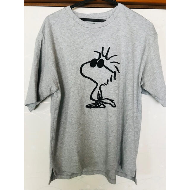 Design Tshirts Store graniph(グラニフ)のTシャツ　グラニフ  グレー　刺繍　スヌーピー　ウッドストック レディースのトップス(Tシャツ(半袖/袖なし))の商品写真